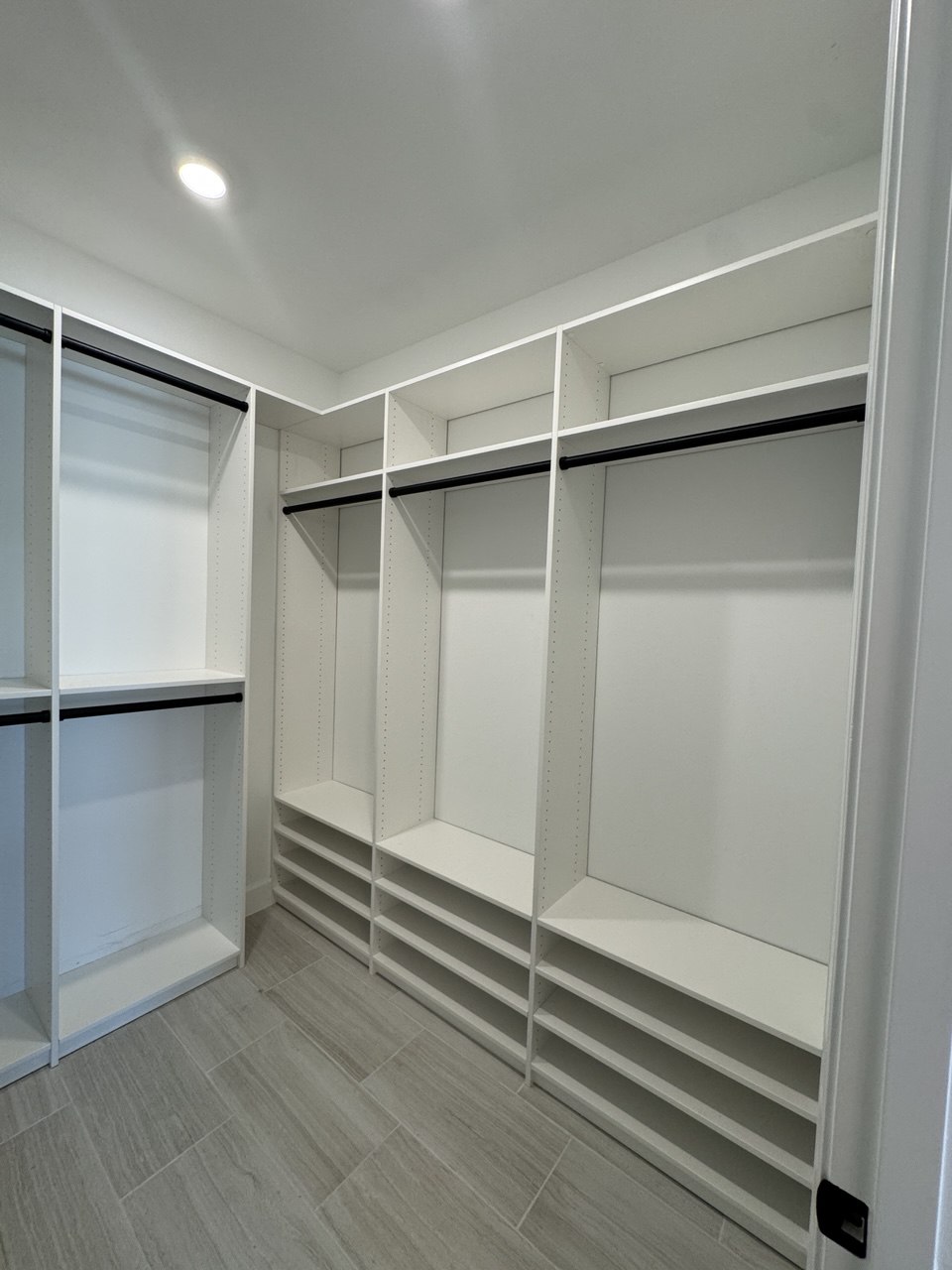 Walk-In Closet 10